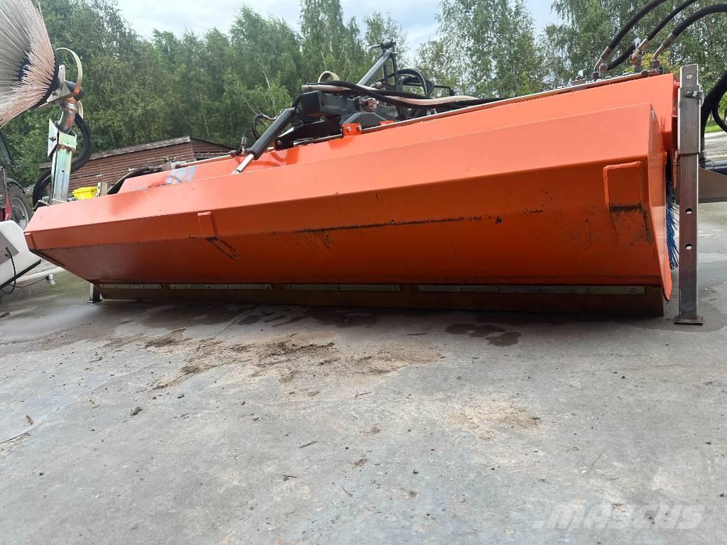 Tuchel Plus 590-260 Cadde süpürücüler