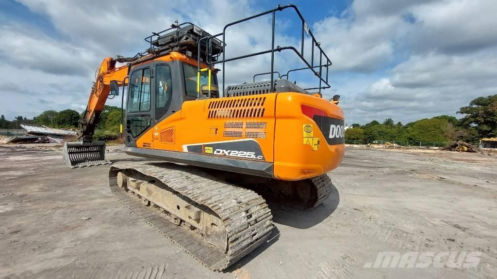 Doosan DX 225 LC Paletli ekskavatörler