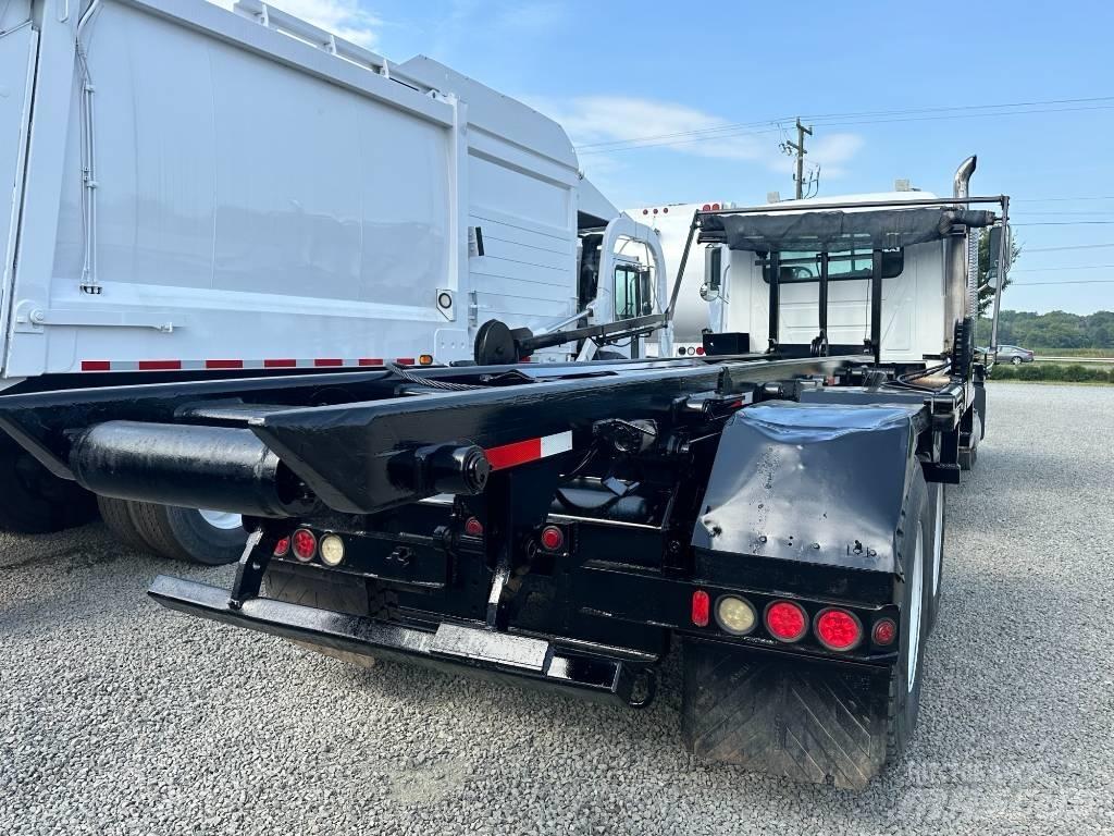 Mack CV 713 Çekiciler