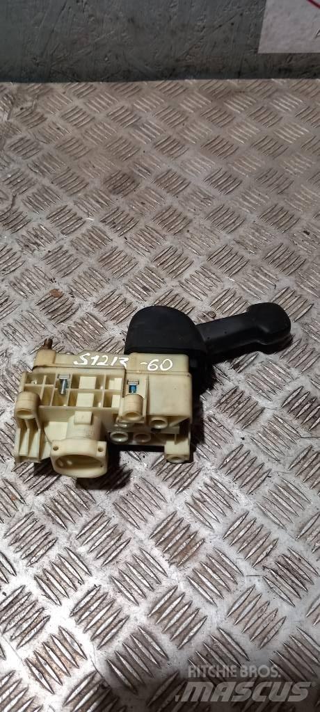 Scania R440  1882115 Kabinler