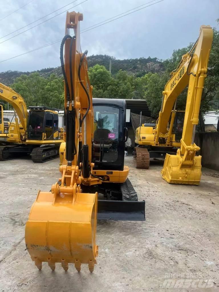 JCB 8035 Paletli ekskavatörler