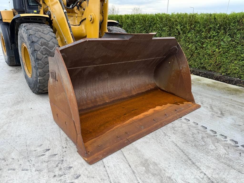 CAT 930 M Tekerlekli yükleyiciler