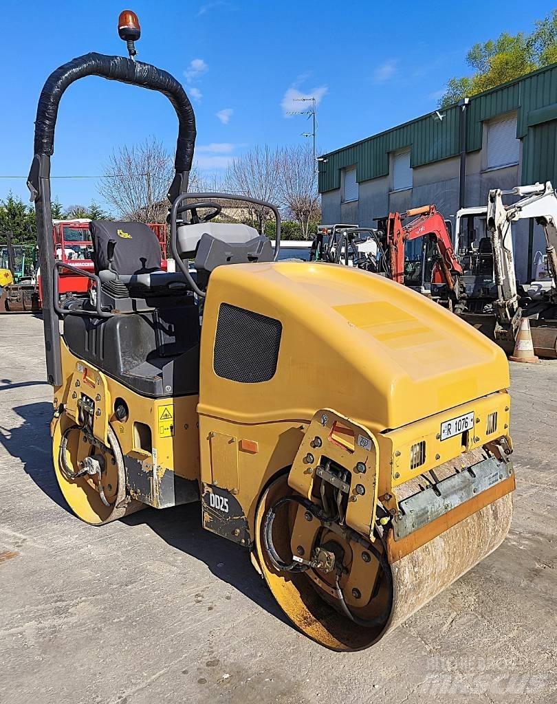 Volvo DD 25 Çift tamburlu silindirler