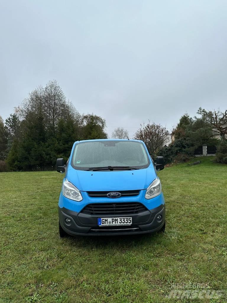 Ford Custom Panel vanlar