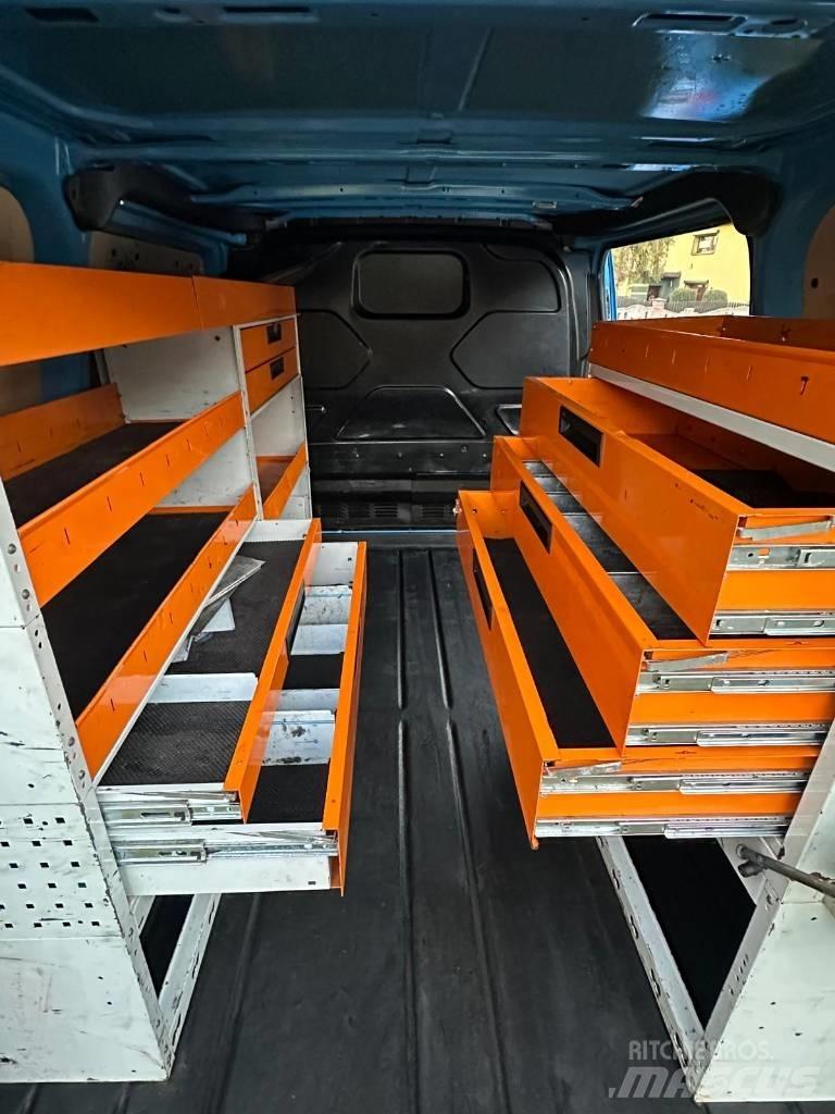 Ford Custom Panel vanlar