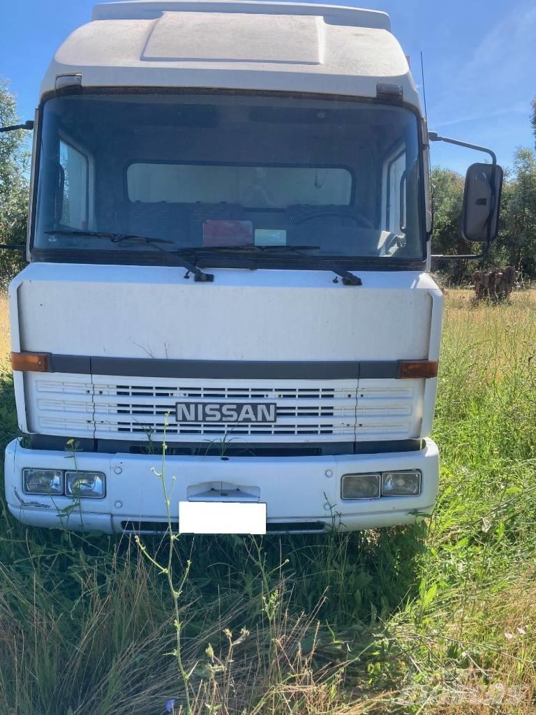 Nissan CAMPER L70 Motokaravanlar ve çekme karavanlar
