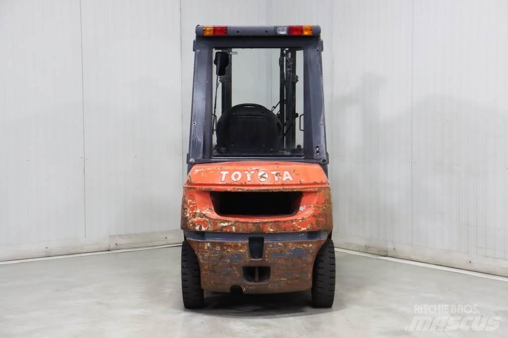 Toyota 62-7FDF25 Dizel forkliftler