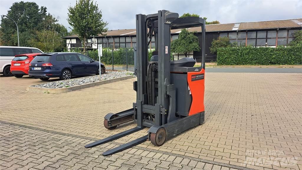 Linde R14B Reach truck - depo içi istif araçları