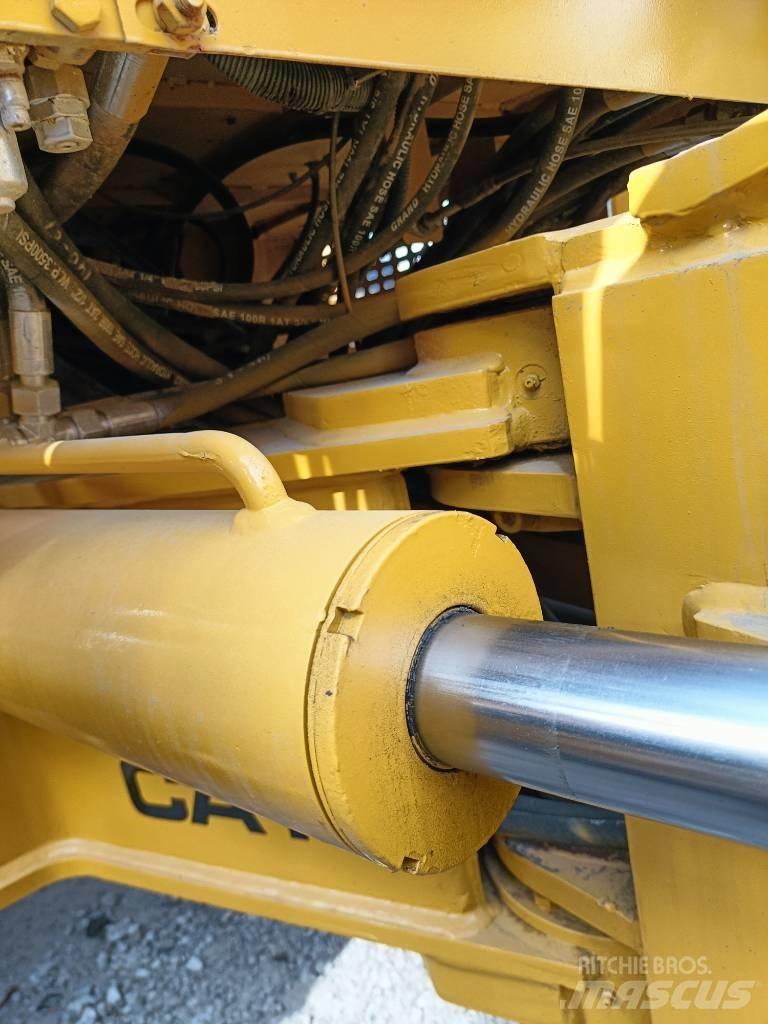 CAT 140K Greyderler