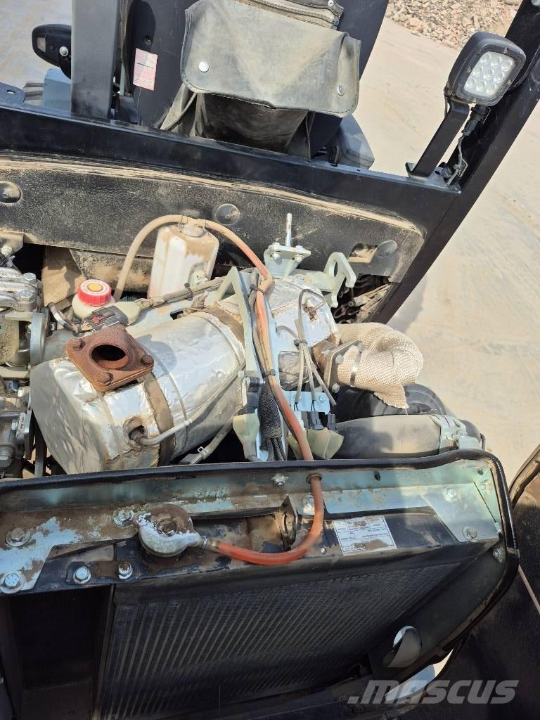 GiANT V 452 T HD Mini yükleyiciler