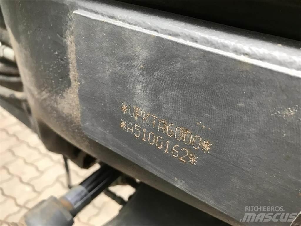 CLAAS Axion 870 Traktörler