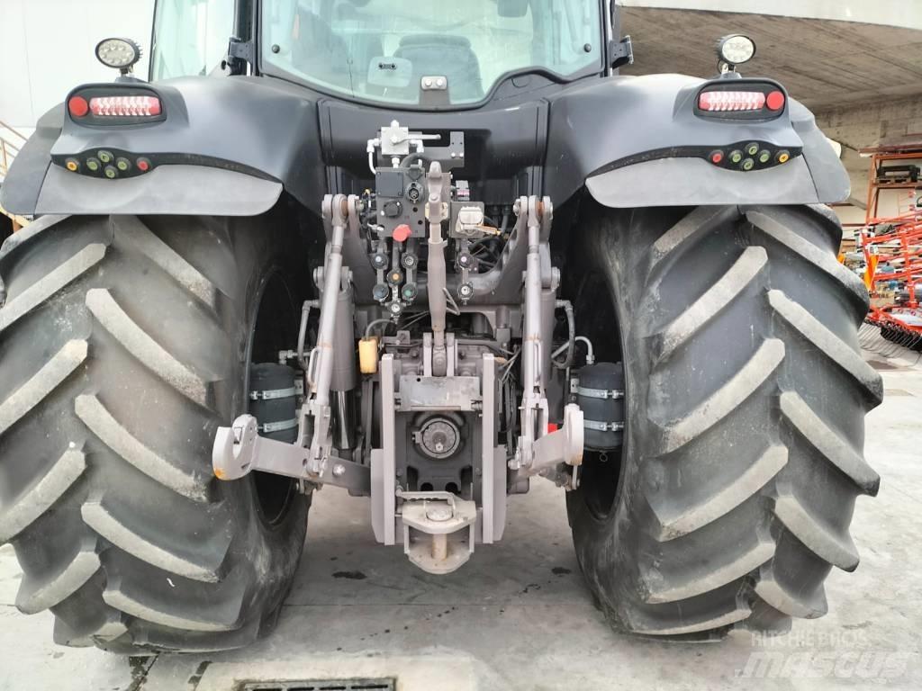 CLAAS Axion 810 Traktörler