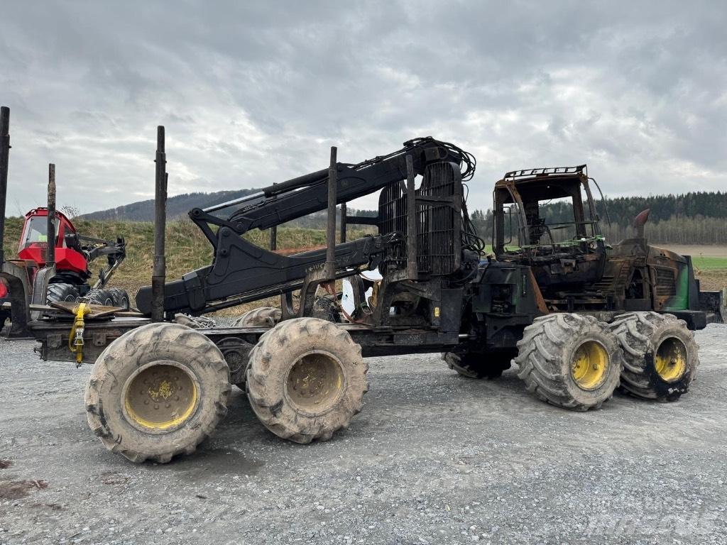 John Deere 1110 E Tomruk yükleyici traktörler