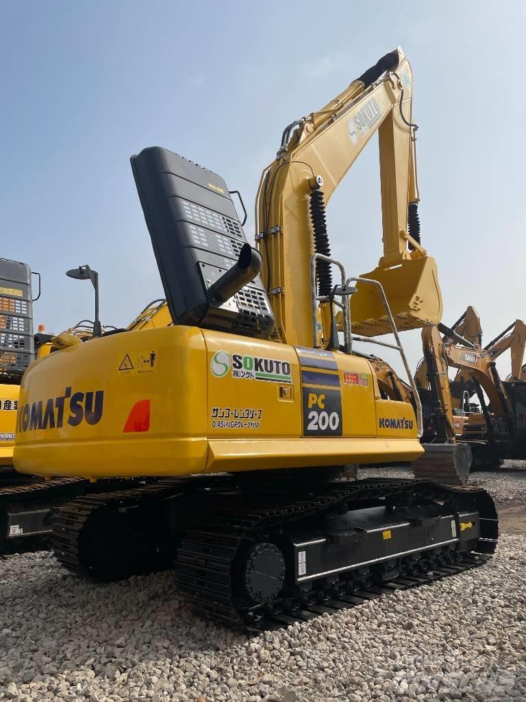 Komatsu PC 200-8 Paletli ekskavatörler