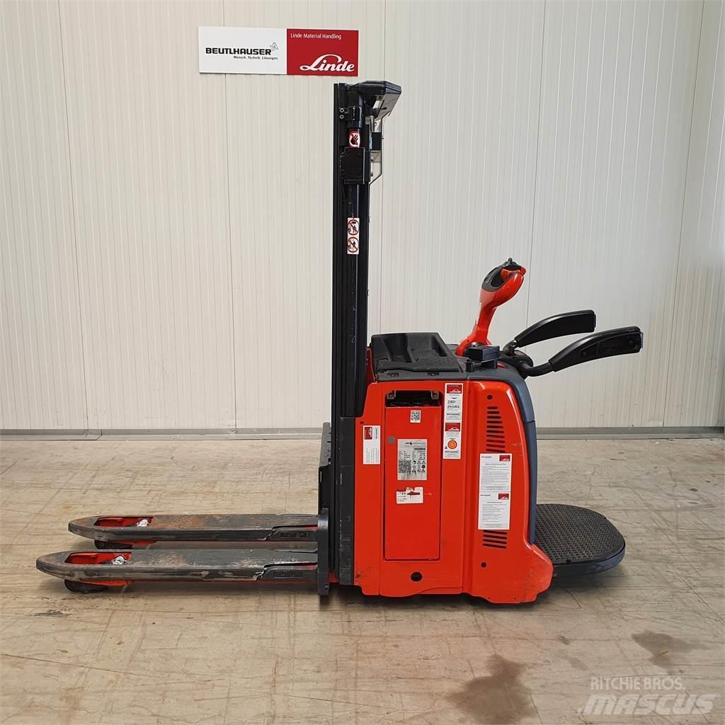 Linde D12AP Yaya kumandali istif makinasi