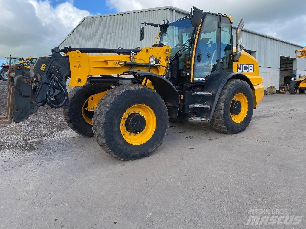 JCB Tm420s Tarimsal teleskopik yükleyiciler