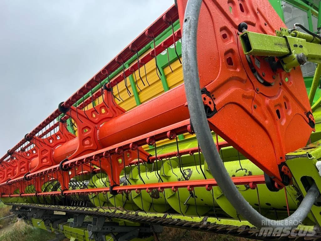 CLAAS Lexion 670 4x4 Biçerdöverler