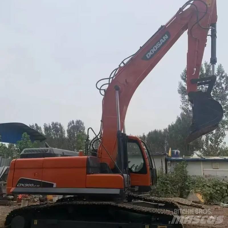 Doosan DX 300 Paletli ekskavatörler