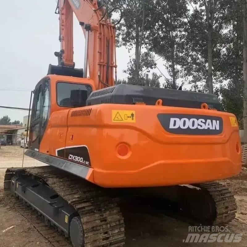 Doosan DX 300 Paletli ekskavatörler