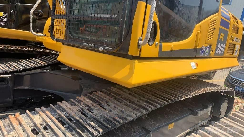 Komatsu PC 200 Paletli ekskavatörler
