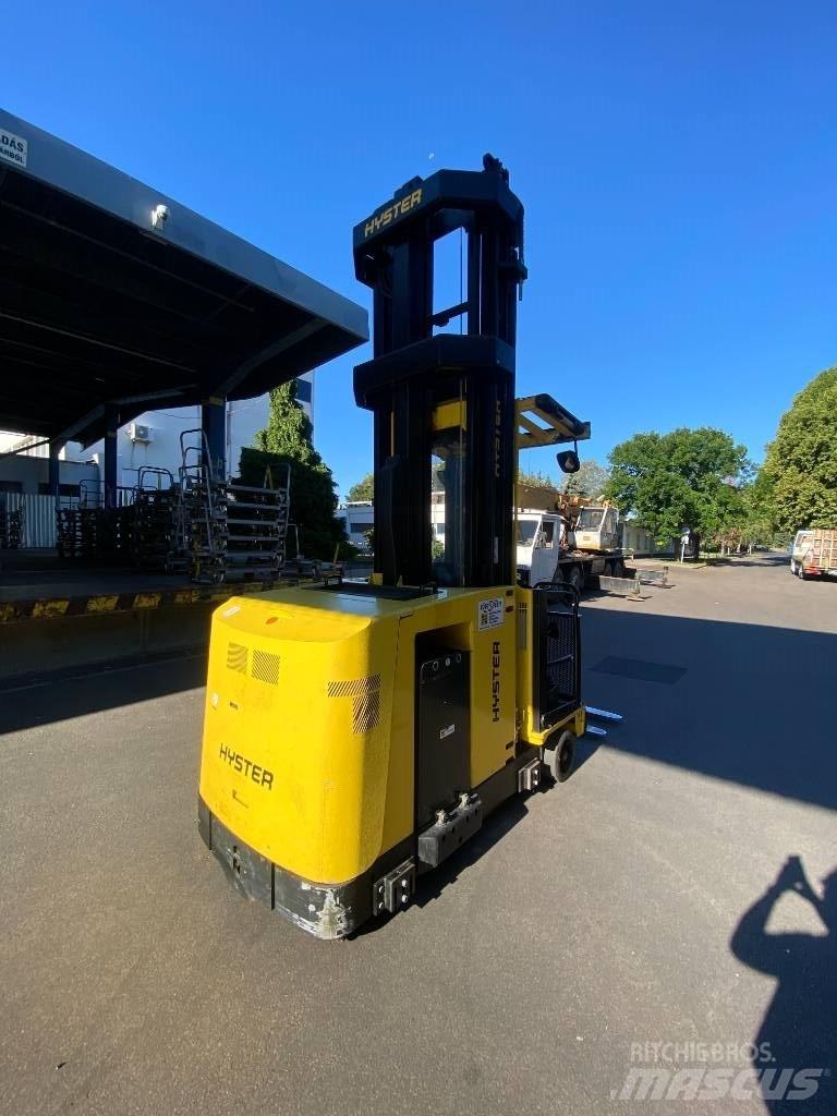 Hyster C1.0 Dar koridor forklifti
