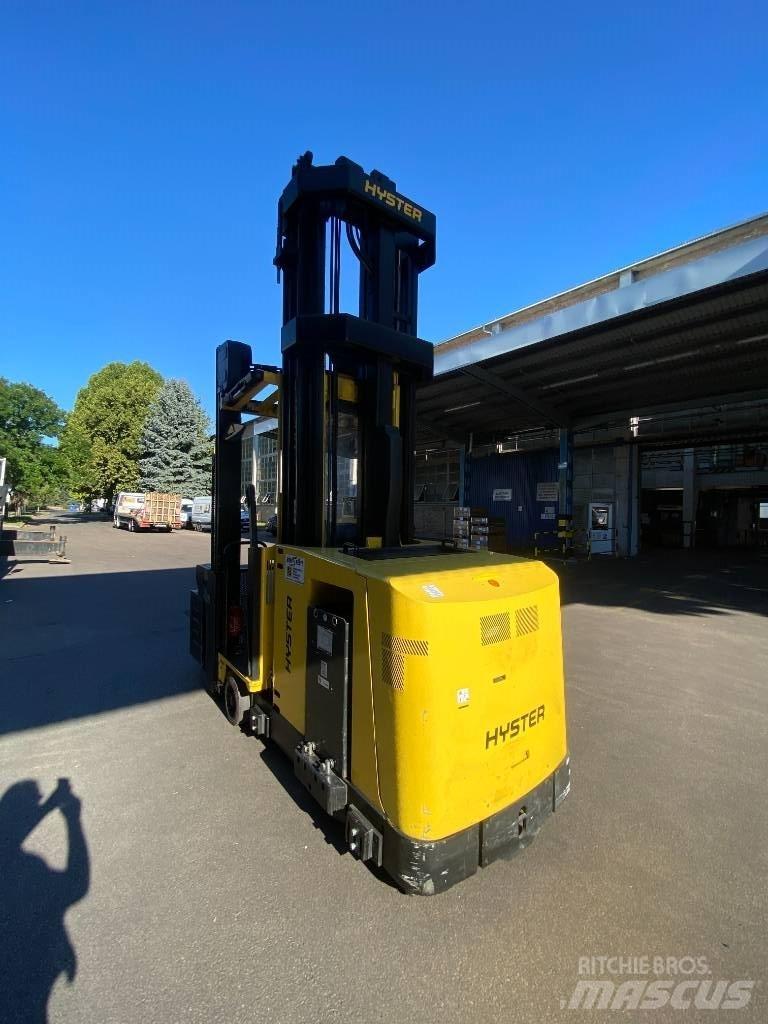 Hyster C1.0 Dar koridor forklifti