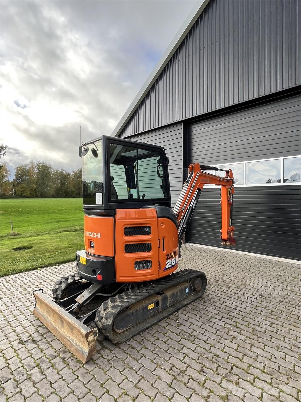 Hitachi ZX 26 U-6 CR Mini ekskavatörler, 7 tona dek