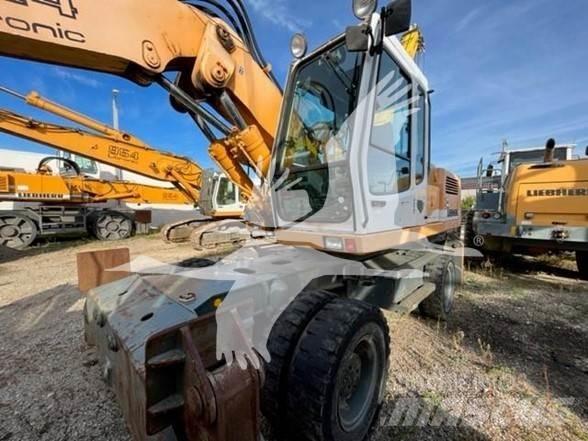 Liebherr A924 Lastik tekerli ekskavatörler