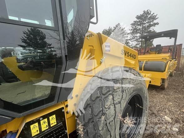 Sakai SV544D Tek tamburlu silindirler