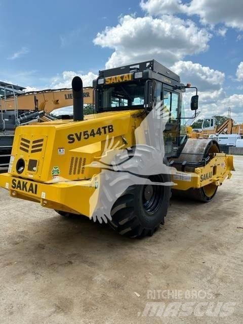 Sakai SV544TB Tek tamburlu silindirler