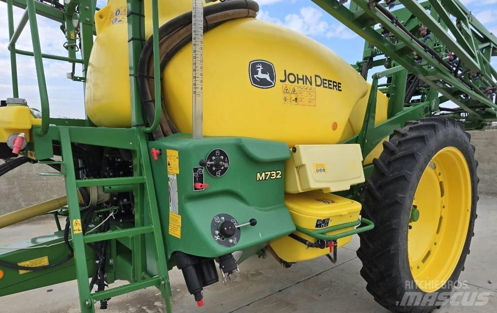 John Deere M 732 Çekilir pülverizatörler