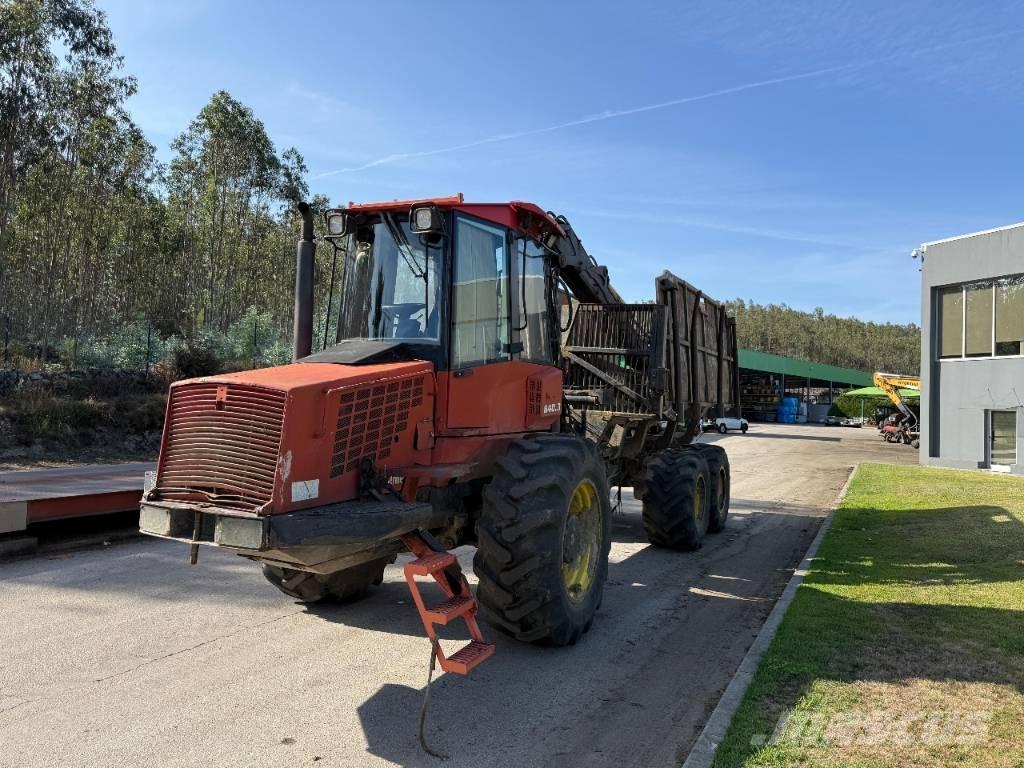 Komatsu 840.3 Tomruk yükleyici traktörler