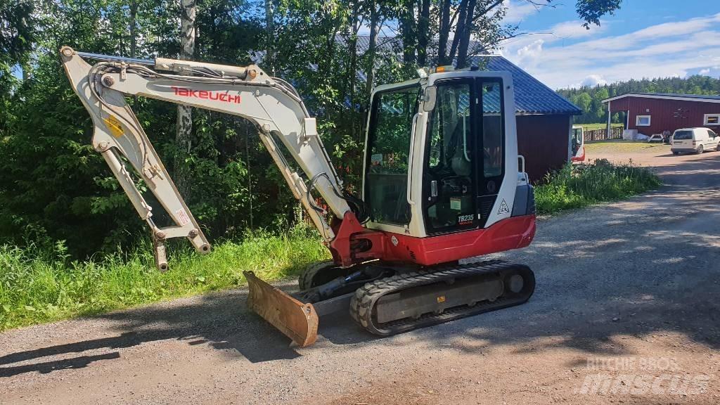 Takeuchi TB235 Mini ekskavatörler, 7 tona dek