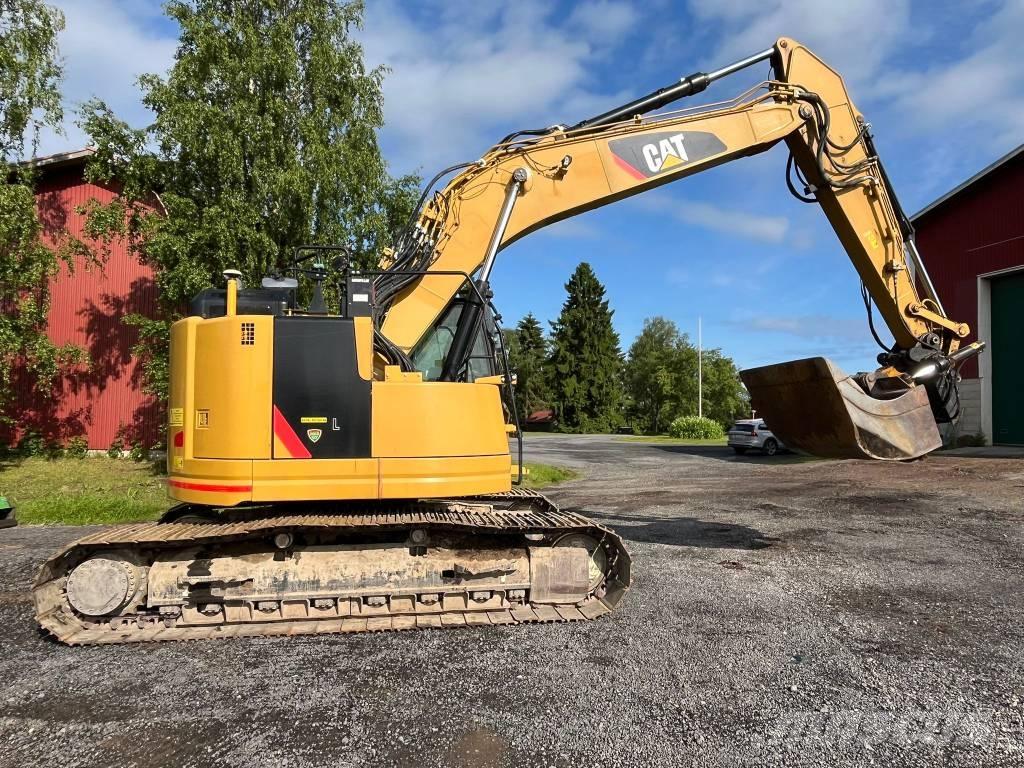 CAT 325 Paletli ekskavatörler