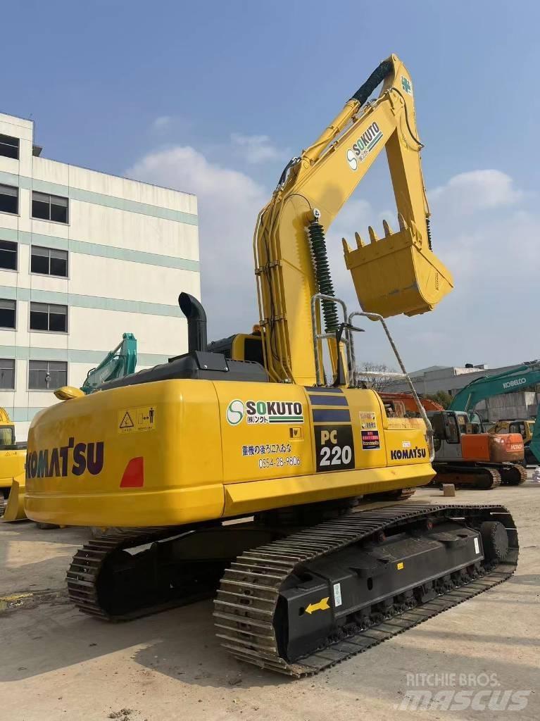 Komatsu PC 220-8 Paletli ekskavatörler