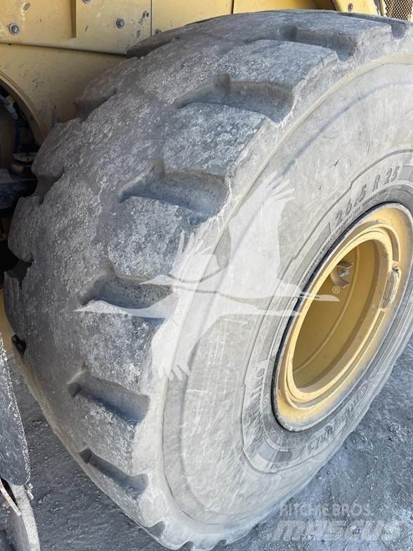 CAT 966M Tekerlekli yükleyiciler