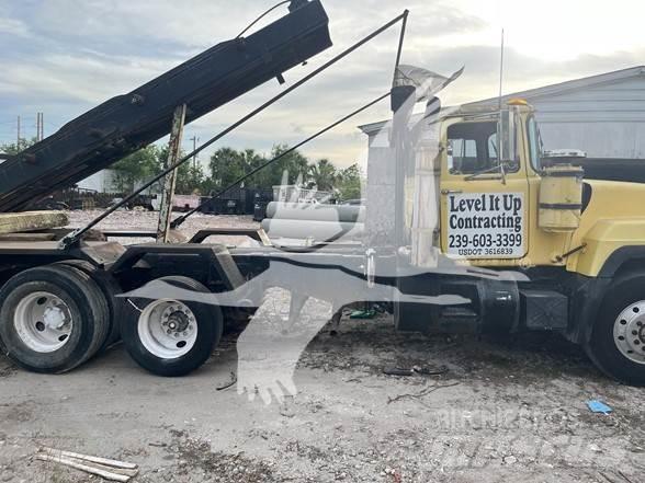 Mack RD688S Atik kamyonlari