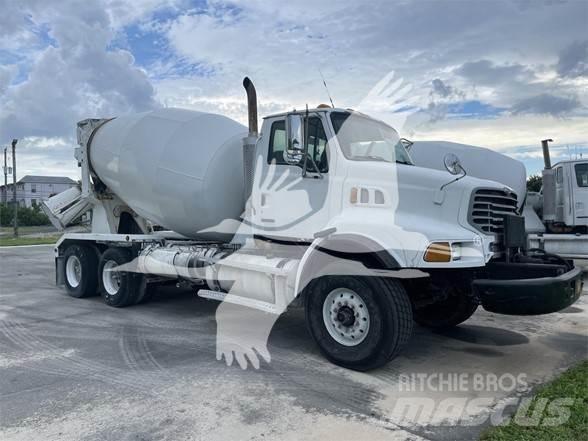 Sterling L8500 Diger