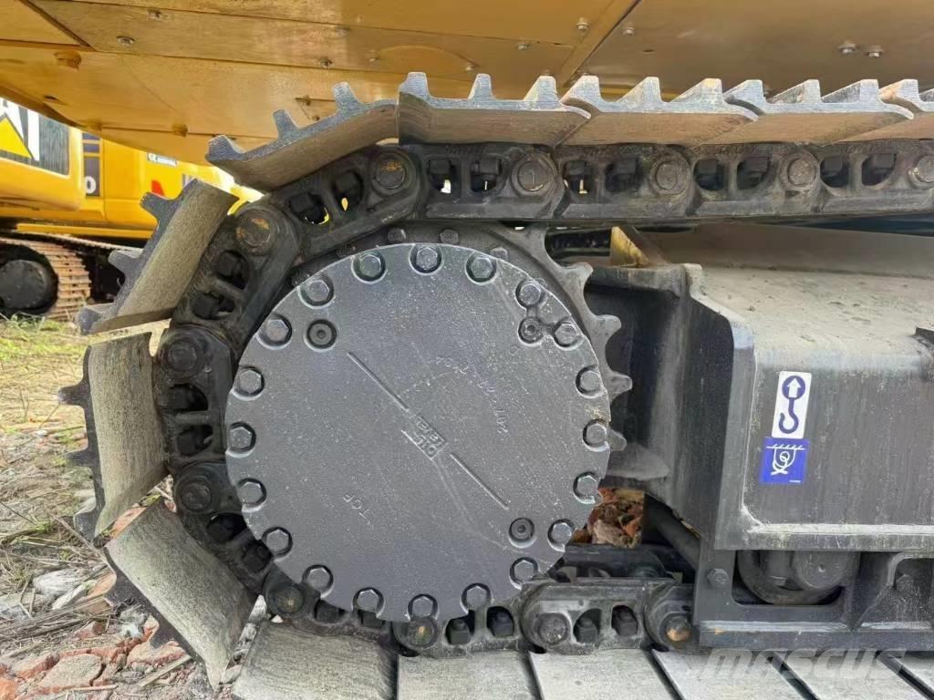 Komatsu 360-7 Paletli ekskavatörler