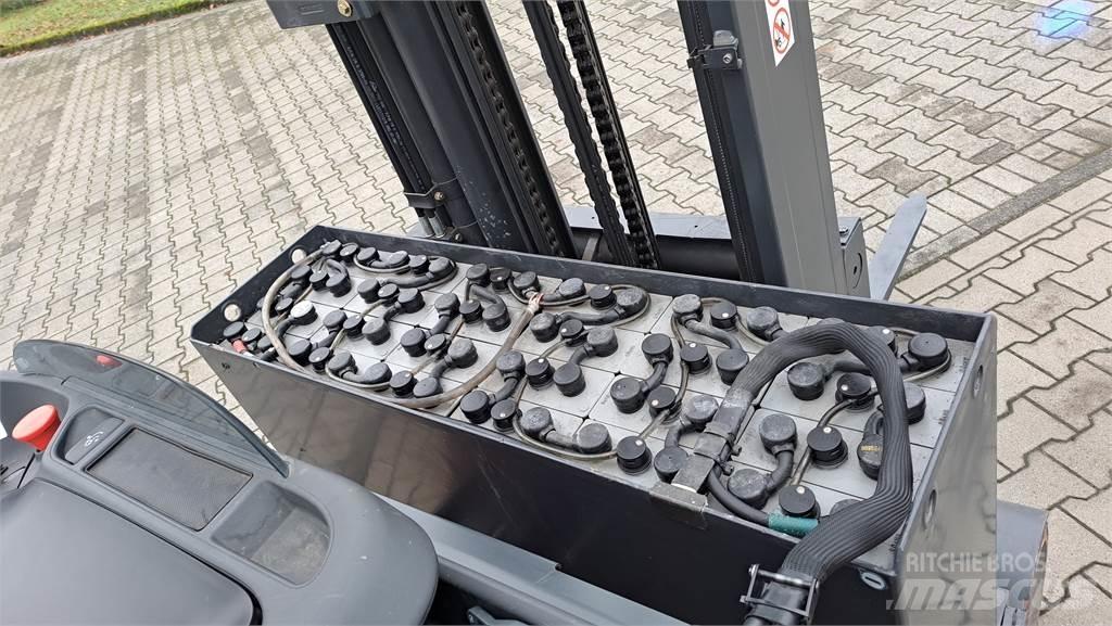Linde R14 Reach truck - depo içi istif araçları