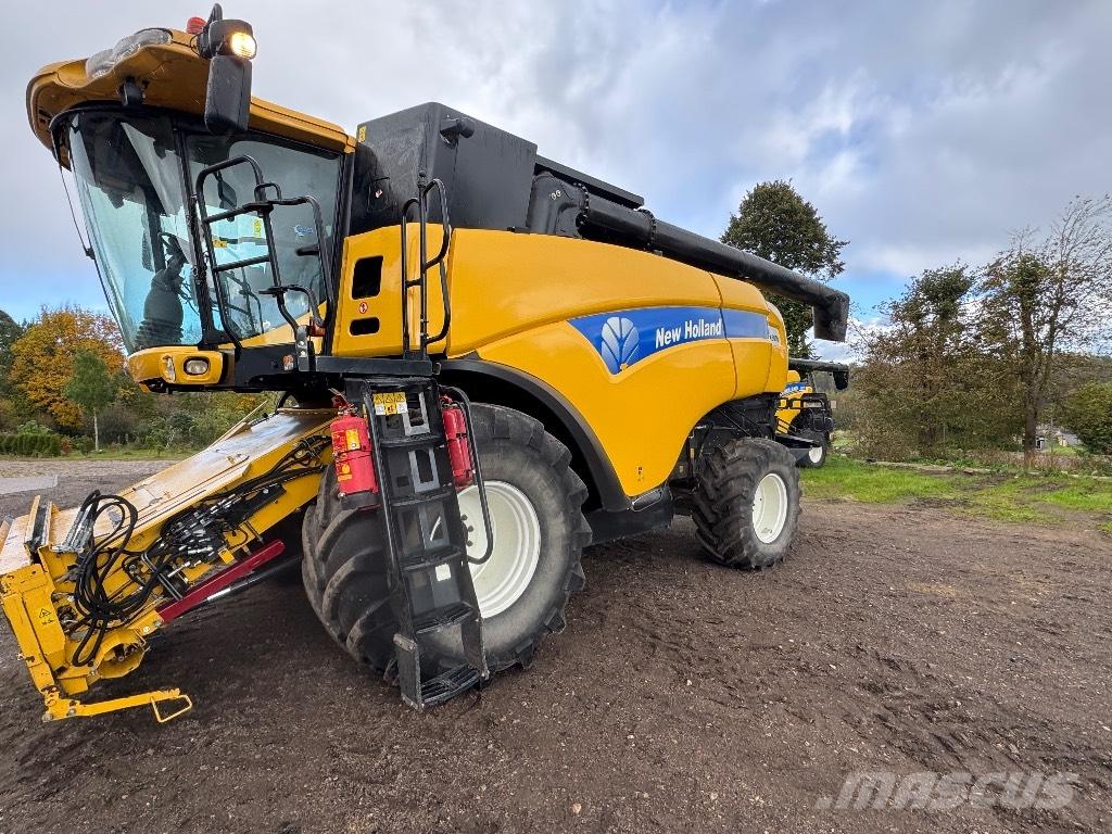 New Holland CX 8070 Biçerdöverler