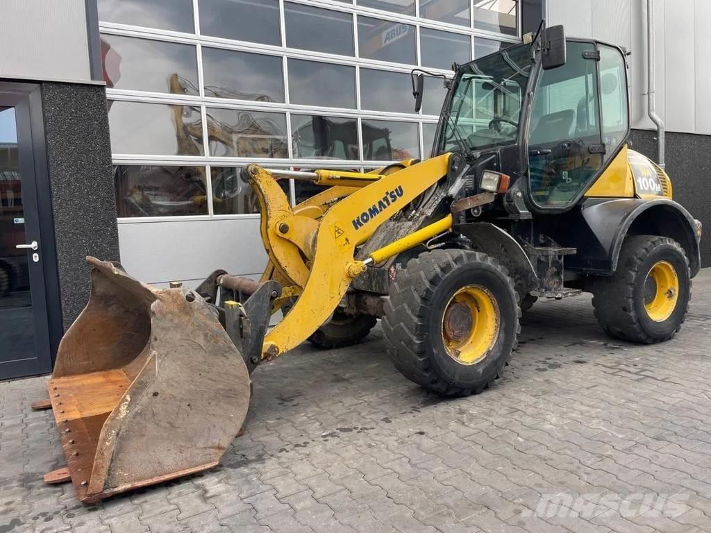 Komatsu WA100 Tekerlekli yükleyiciler