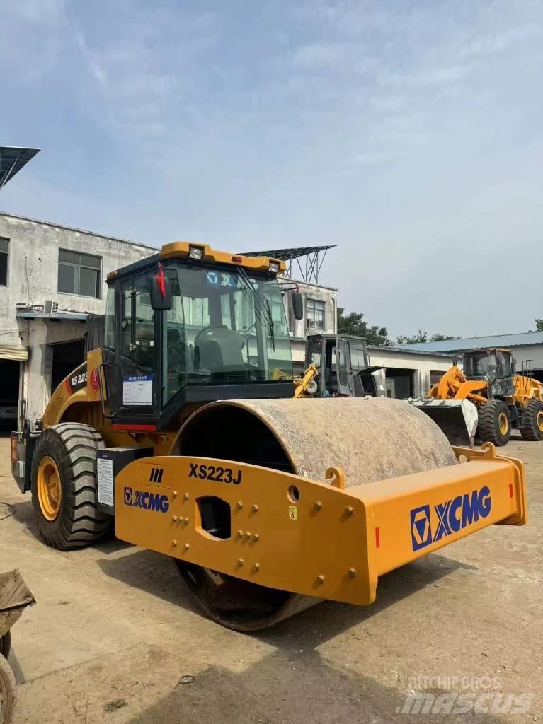 XCMG XS 223 J Tek tamburlu silindirler