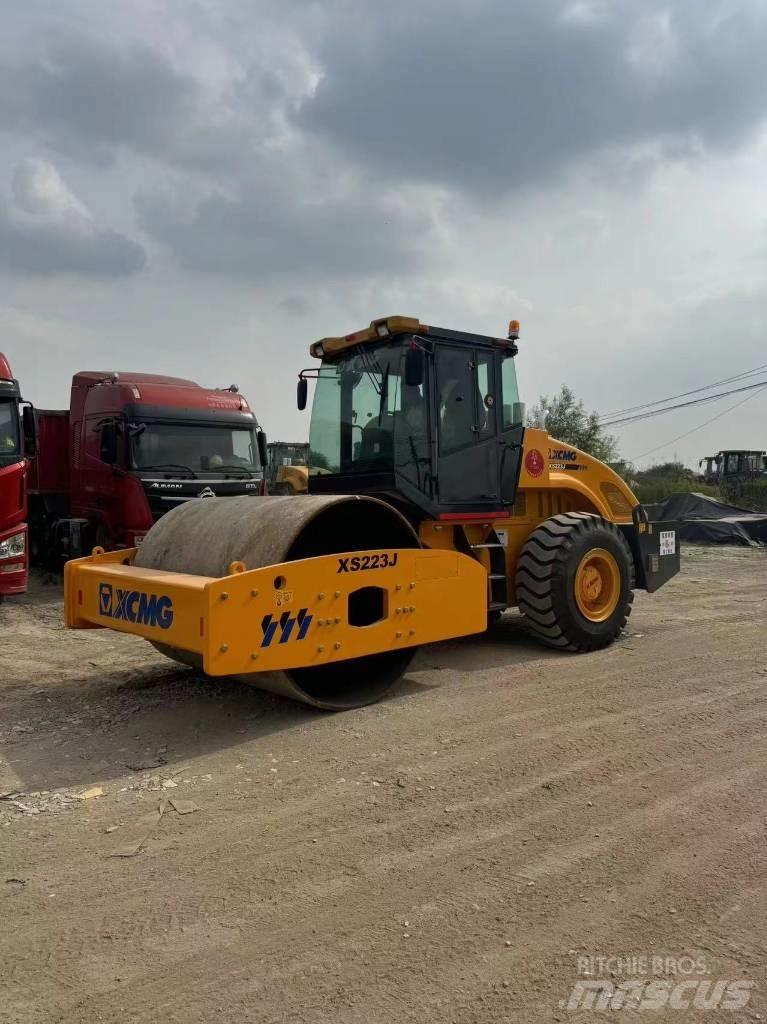 XCMG XS 223 J Tek tamburlu silindirler