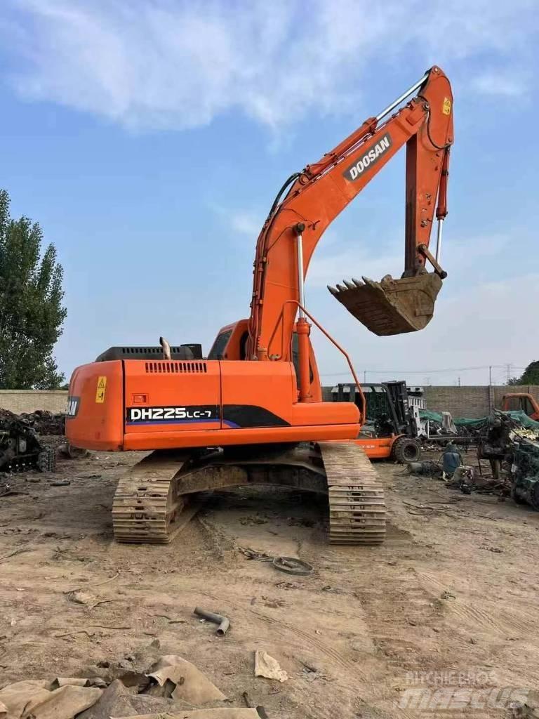 Doosan DH 225 LC-7 Paletli ekskavatörler