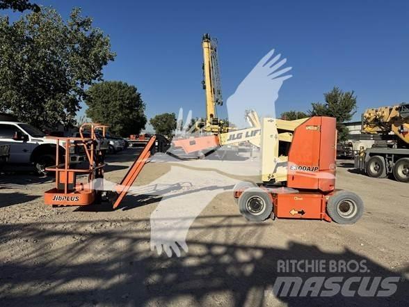 JLG E300AJP Körüklü personel platformları