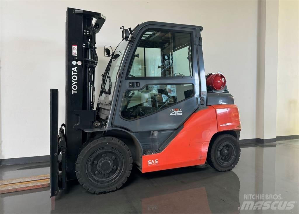 Toyota 8FG40N LPG'li forkliftler