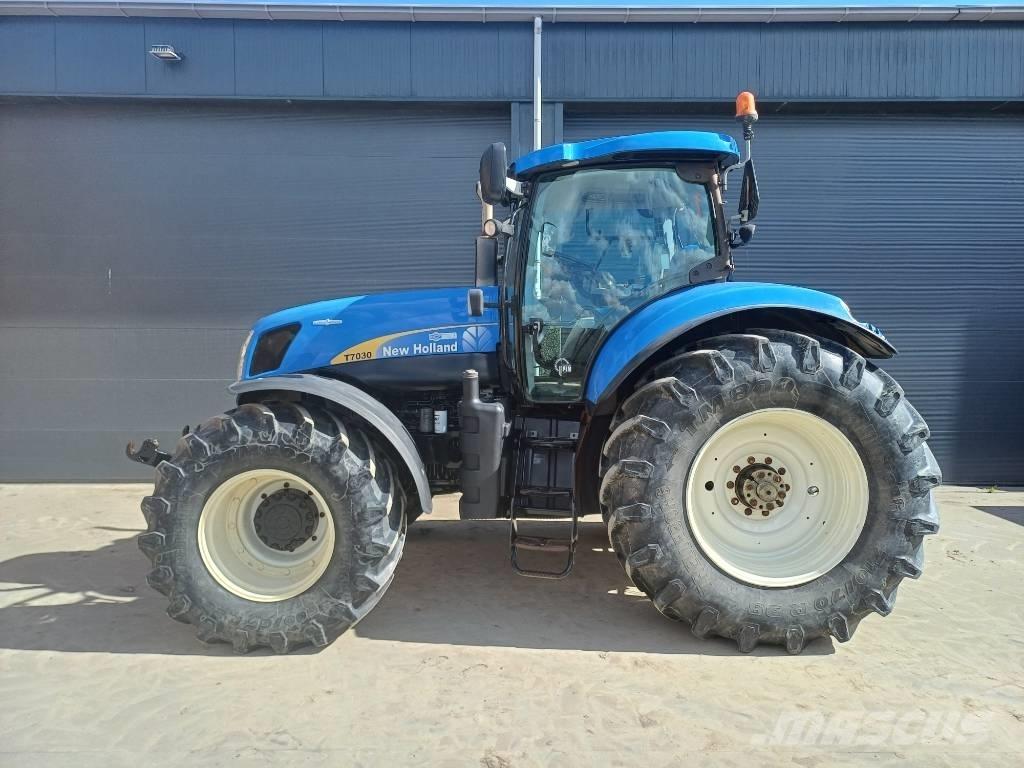 New Holland T7030AC Traktörler