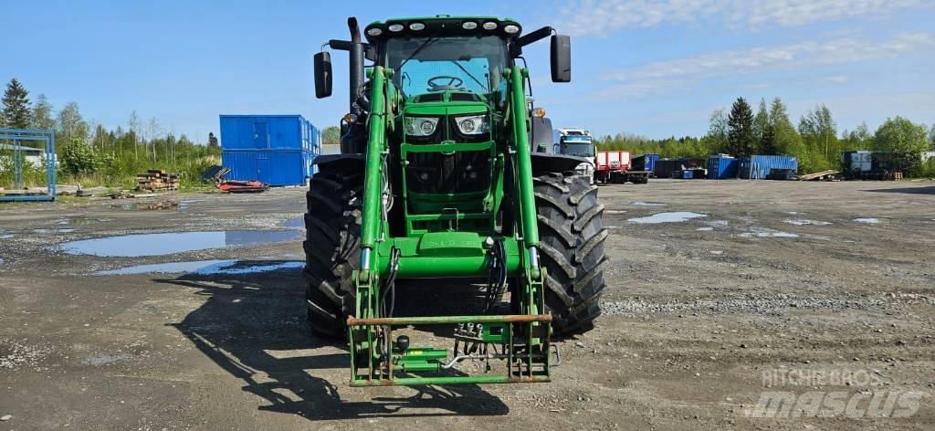 John Deere 6215R Traktörler