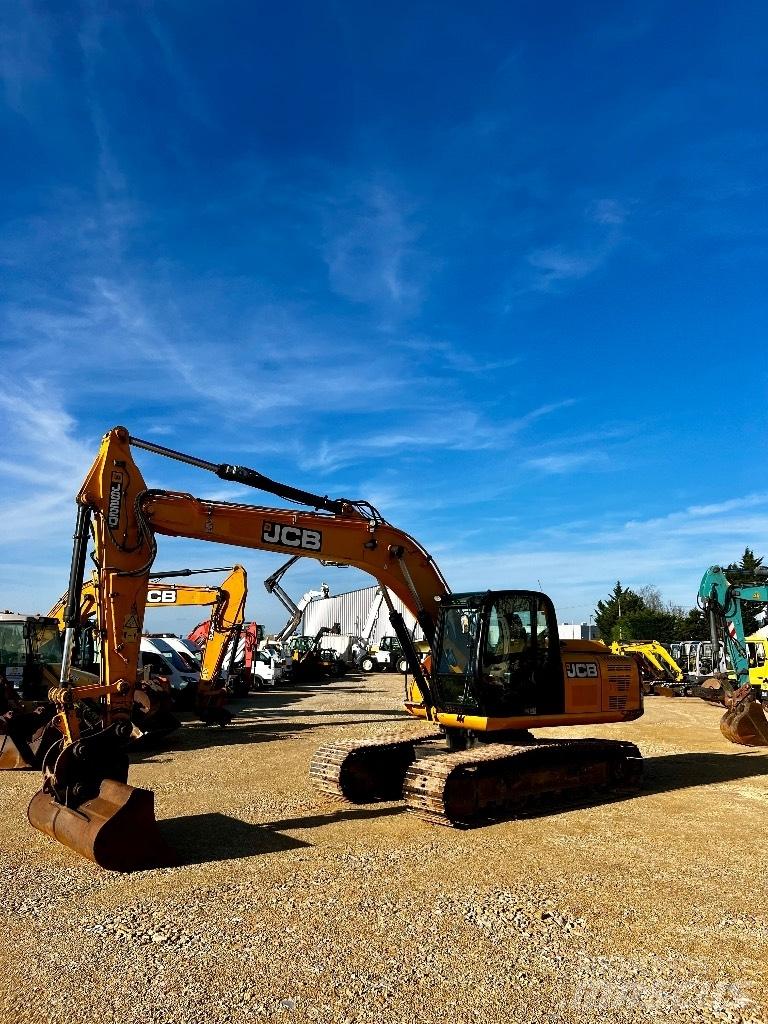 JCB JS 220 N LC Paletli ekskavatörler